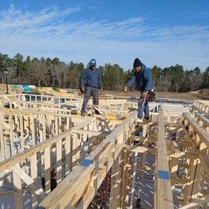 Meet your Posher, Carlos